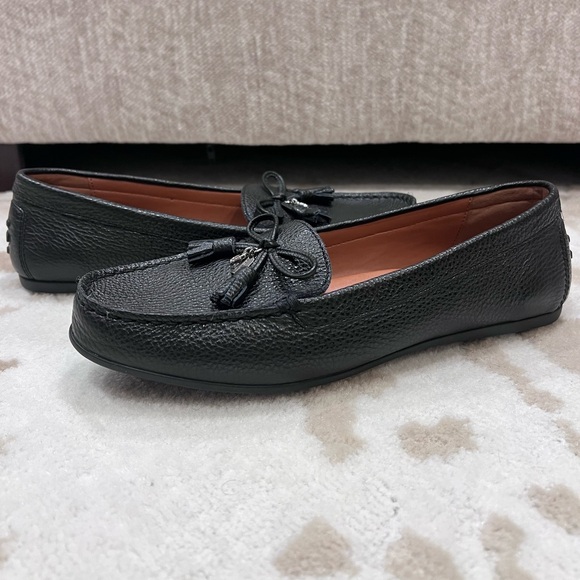 COACH NWOT Greenwich Slip-on Flat Loafer Black Pebble Leather Bow Tassel, Size 9 - Picture 2 of 9